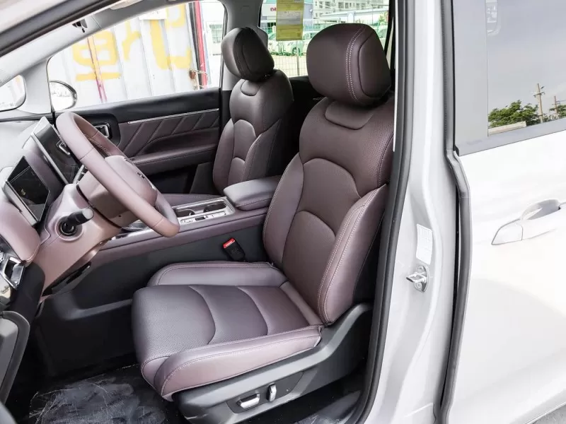 Wuling Starlight 730 2026 1.5T CVT Premium 7-Seat MPV for Family and Passenger Transport