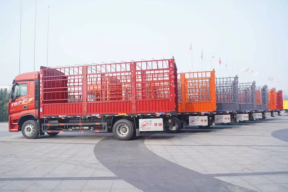 Sinotruk Howo TX7 Pro 4&times;2 Cargo Truck with Slab Structure 250 Horsepower