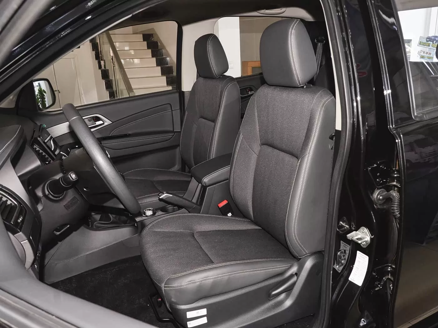 Isuzu RE-MAX 2.8T Manual 2WD Pickup Truck - High Cost-Performance Pickup Truck for Sale