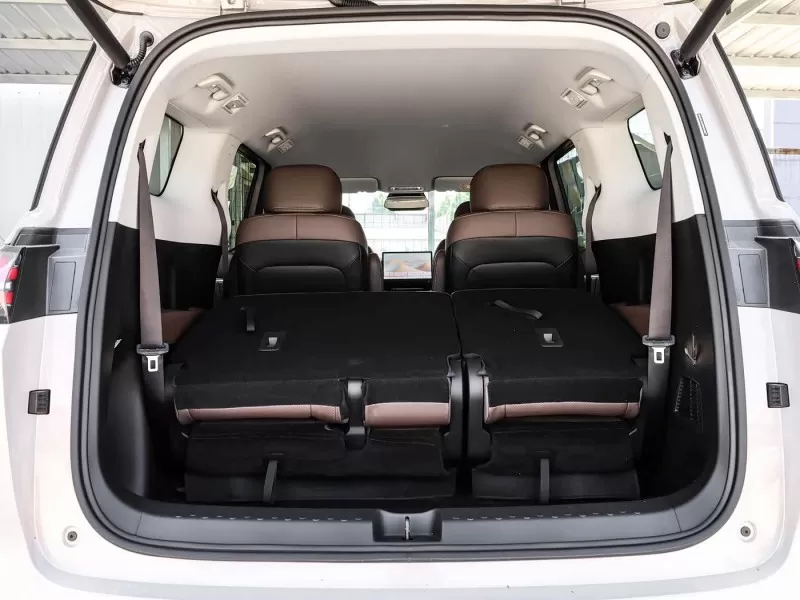 Wuling Starlight 730 2026 1.5T CVT Premium 7-Seat MPV for Family and Passenger Transport