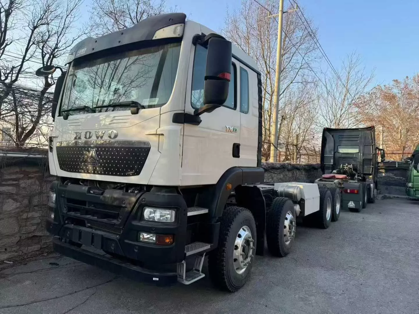 Sinotruk Howo TX 6&times;4 tractor truck used truck for sale in China