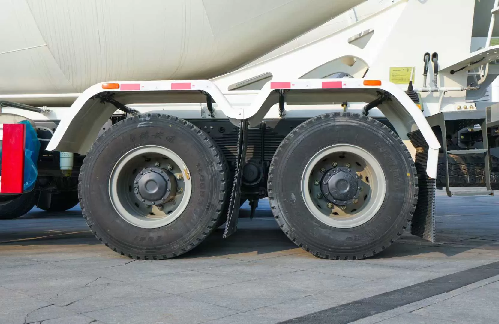 Howo chassis + Heavy Industry 8&times;4 concrete mixer truck high-quality used vehicle